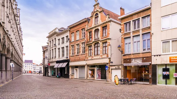 1751882388-Veemarkt 17 2800 002